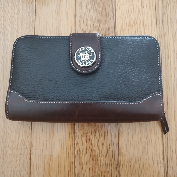 Dooney & Bourke leather zippy wallet w/COA EUC - Picture 2 of 8